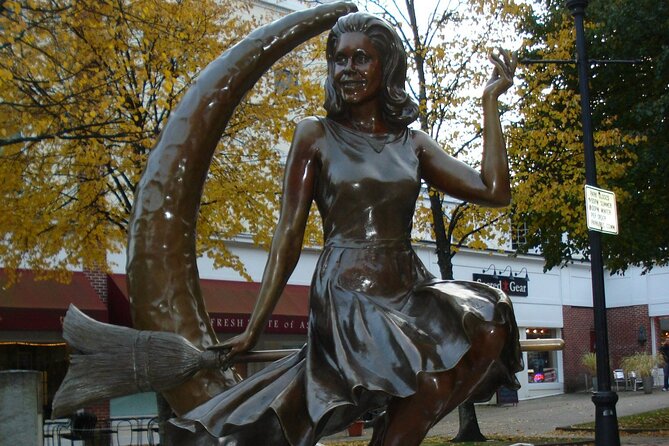 1692 Salem Day Tour - More than a dozen sites, with the story doing the heavy lifting