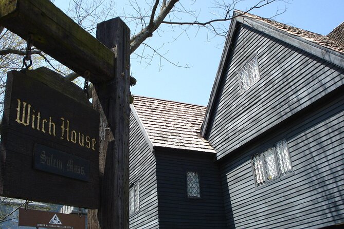 1692 Salem Night Walking Tour - The role of the guide