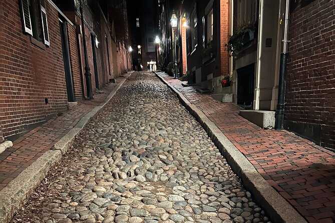2-Hour Beacon Hill True Crime Expert Guided Tour - Starting at the Massachusetts State House at 7 pm