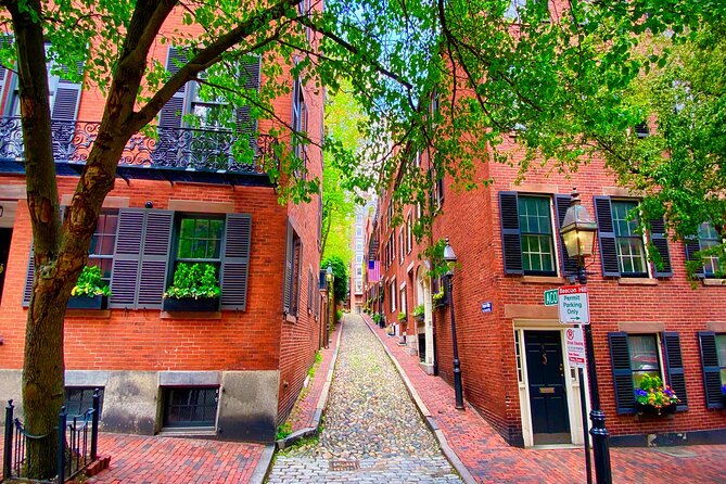 Beacon Hill Boston History + Photo Walking Tour (SMALL Group) - Acorn Street and the art of seeing familiar scenes