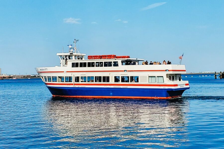 Boston: Boston Harbor Sunset Cruise - Drinks, snacks, and what to bring aboard