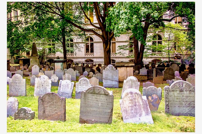 Boston Cambridge Lexington and Concord Private Day Tour - King’s Chapel and Boston’s burial stories