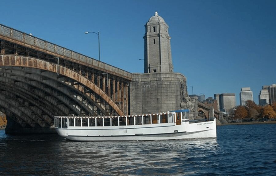 Boston: Charles River Sightseeing Cruise - Seeing Boston from the Charles River