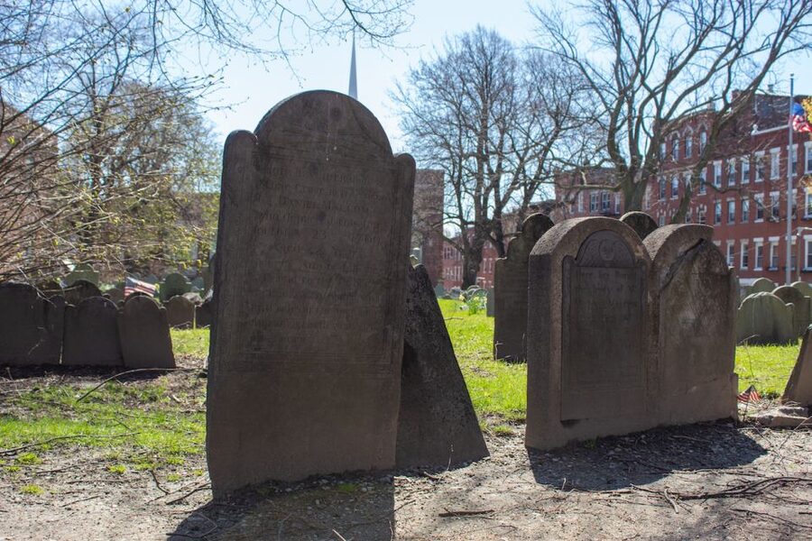 Boston: City History and Highlights Audio App Walking Tour - Granary Burying Ground and the road to the Public Garden