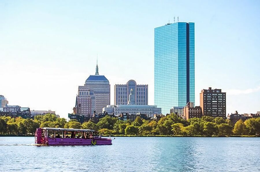 Boston Duck Tour: The Original and World-Famous - Bunker Hill and the story behind the streets