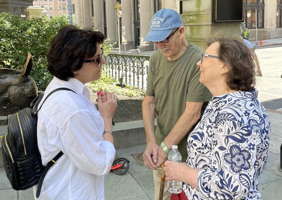 Boston: Freedom Trail Guided Walking Tour in French - Faneuil Hall, Quincy Market area, and the waterfront story