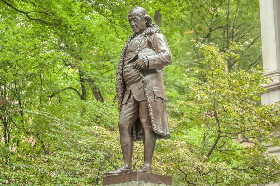 Boston: Full Revolution Story Epic Small Group Walking Tour - The guides and the teaching style