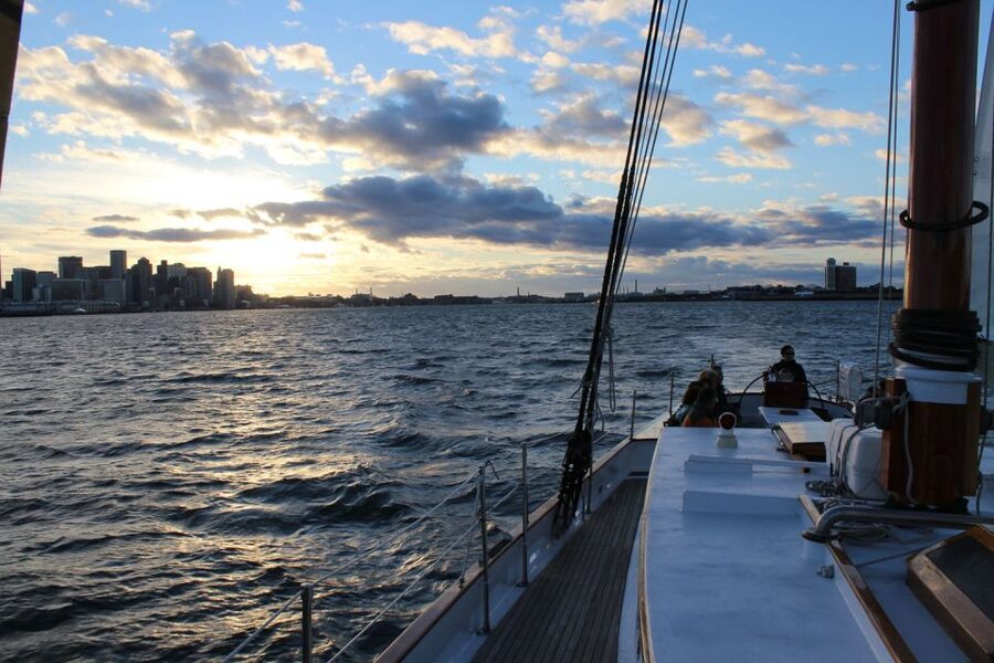 Boston: Harbor Champagne Sunset Sail from Rowes Wharf - Cruising through the Inner Harbor Islands