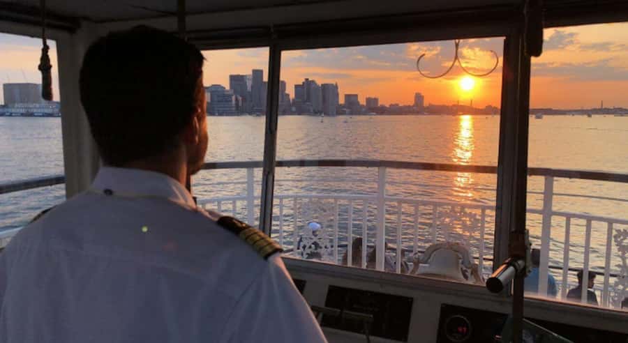 Boston Harbor: Full Moon Cruise with Champagne Option - Rowes Wharf Boarding and the First Views