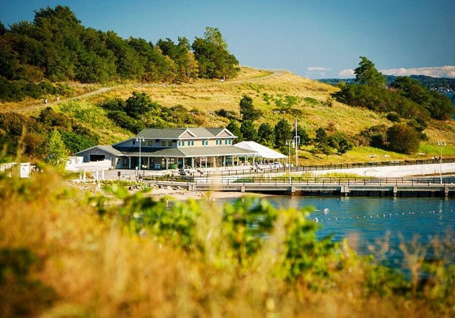 Boston Harbor Islands Ferry - Choosing between Georges and Spectacle Island