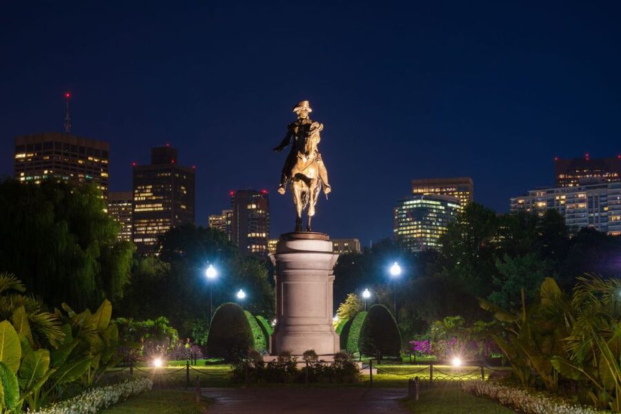 Boston: Haunted Pub Crawl of Historic Pubs and Taverns - What the two-hour format means