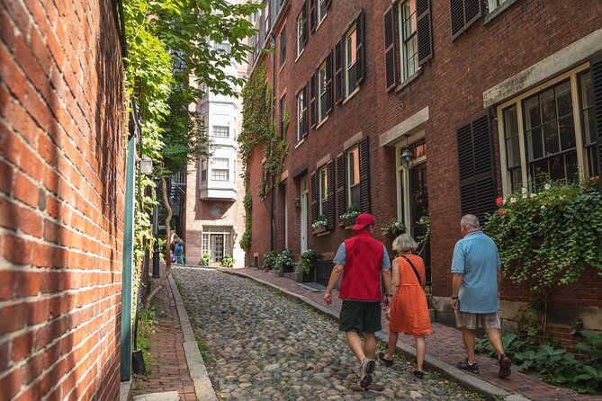 Boston History and Freedom Trail Private Walking Tour - The Boston Massacre site and Old State House