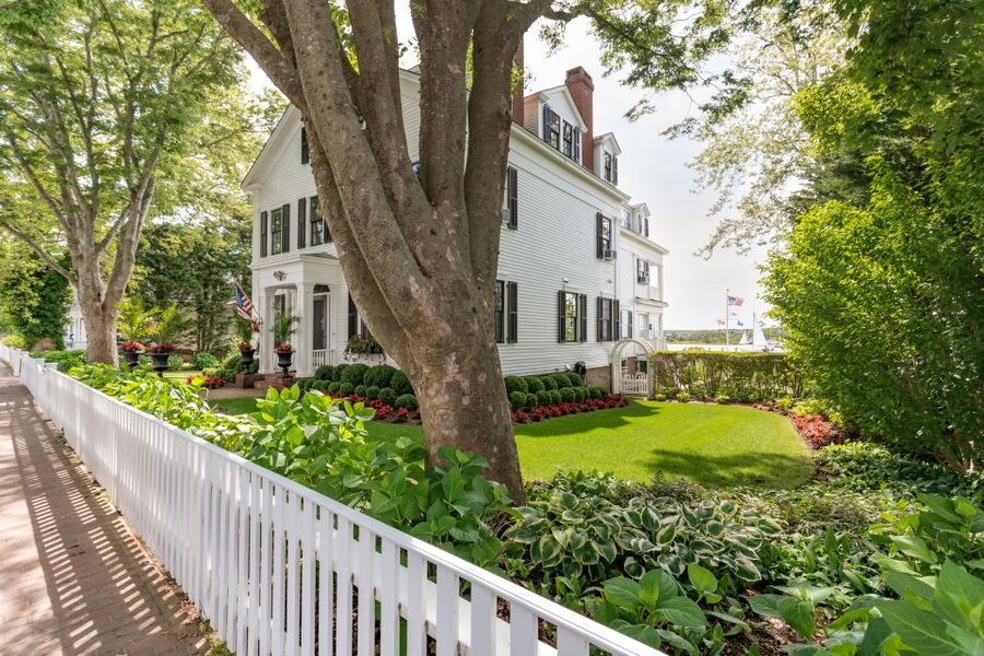Boston: Martha's Vineyard Day Trip with Optional Island Tour - Guided island tour or independent exploring?