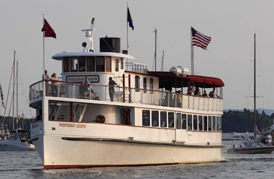 Boston: New England Harbor Cruise - Who should book this cruise?
