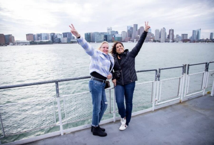 Boston Premium Driving Tour with Boat Cruise and Bunker Hill - Harvard University and the John Harvard statue