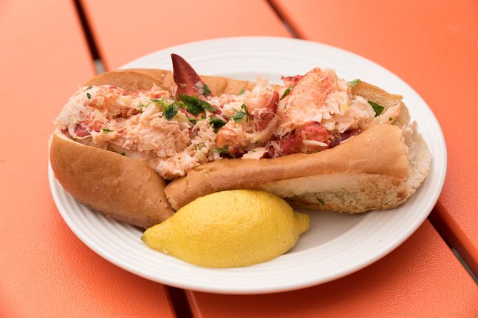 Boston Private Food Tour of 6+ Tastings, Cannoli, Lobster Roll - Clam chowder and the New England side of the menu