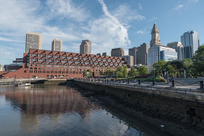 Boston Private Food Tour of 6+ Tastings, Cannoli, Lobster Roll - What the private guide adds