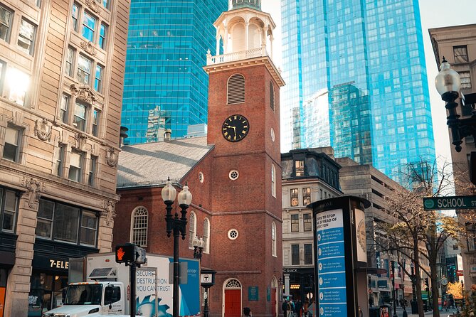 Boston's Old State House & Old South Meeting House Museums - Old South Meeting House and the road to the Boston Tea Party