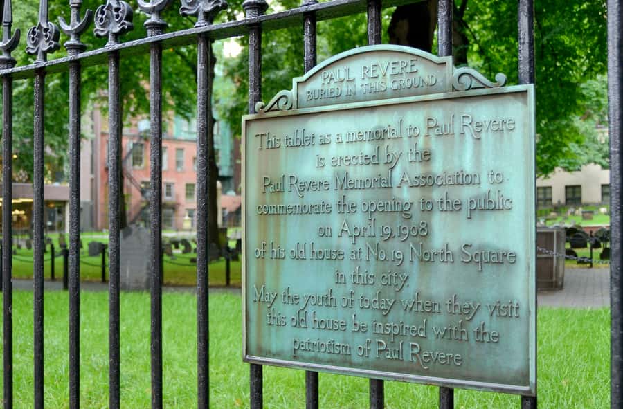 Boston: The Ghosts of Boston Tour - Walking through Boston Common
