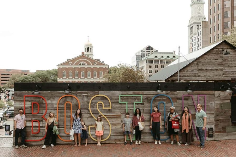 Boston: Ultimate Historic Food & Drink Tour - Walking Boston’s Freedom Trail between bites