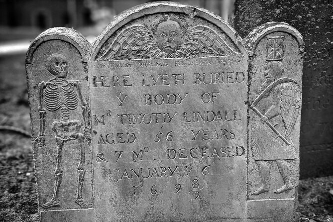 Cemetery and Witchcraft Trials Tour - Salem’s witch trials without the Halloween fog