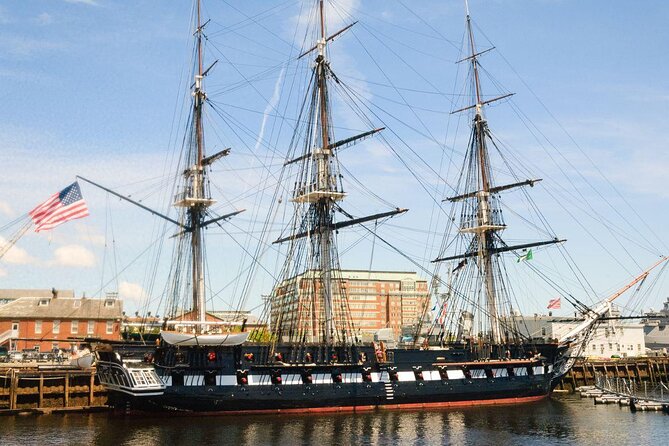 Entire Freedom Trail Walking Tour: Includes Bunker Hill and USS Constitution - Starting at the State House and Park Street