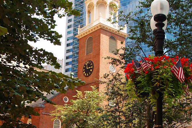 Entire Freedom Trail Walking Tour: Includes Bunker Hill and USS Constitution - Meeting the revolutionaries at Granary Burying Ground