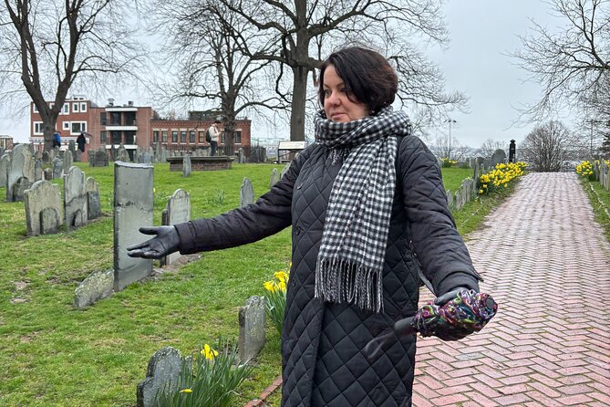 Freedom Trail Walking Tour in Boston in French - Small streets and the road into the North End