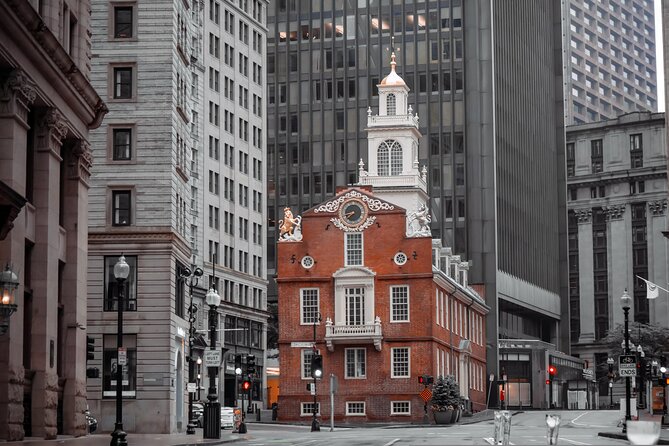 Haunted Boston’s Historic Streets Walking Guided Tour - Boston Common and the old hanging tree