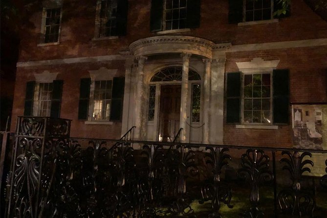 Haunted Footsteps Best Ghost & Paranormal Salem Tour - Ropes Mansion and its colonial garden