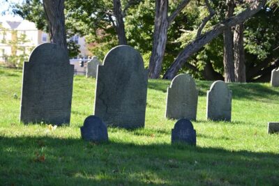 Hauntings, History and Legends Tour in Salem