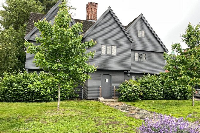 Historian's Guide to the Salem Witch Trials - First Church and the road to accusation