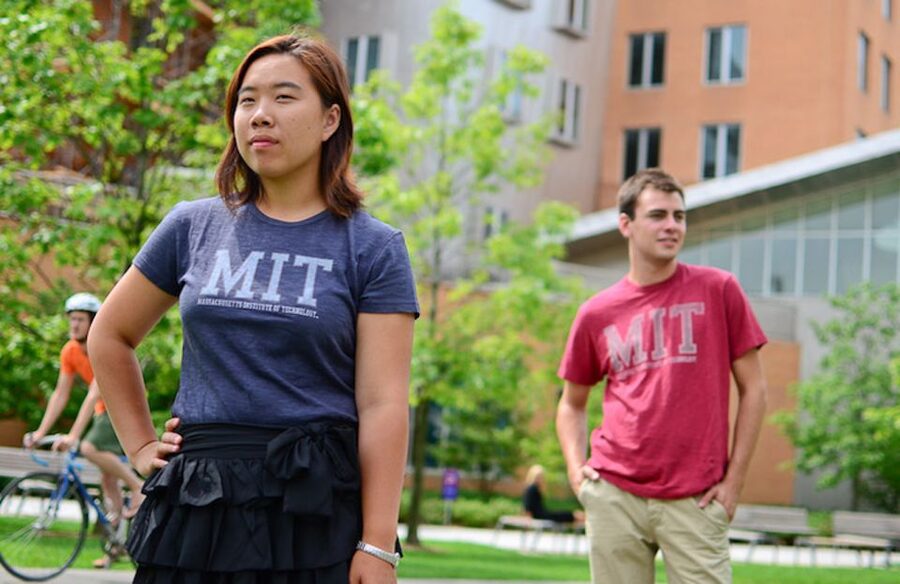 Massachusetts Institute of Technology Public Tour - Walking the campus in less than one mile