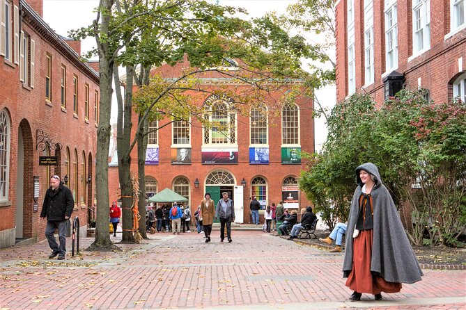 Mysteries and Murders of Salem Guided Night-Time Walking Tour - Why this Salem night tour feels different