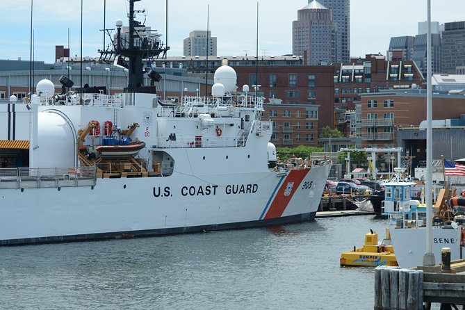 Narrated Sunset Cruise of Boston Harbor - A sunset view of Boston that requires little planning