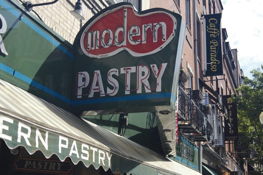 North End Bakery & Cafe Tour - Paul Revere Statue: history with a famous photo stop