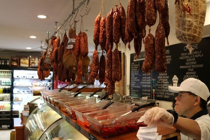 North End & Boston Market District Tour with Local Guide - Sampling New England at Boston Public Market