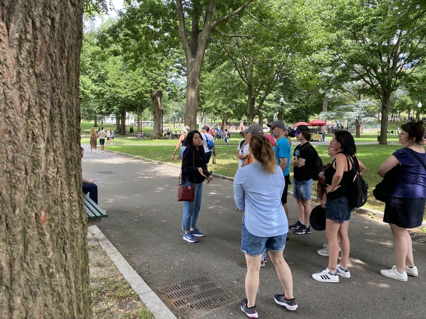 Old Boston: Beacon Hill & Back Bay Walking Tour in French - Key points to know before booking