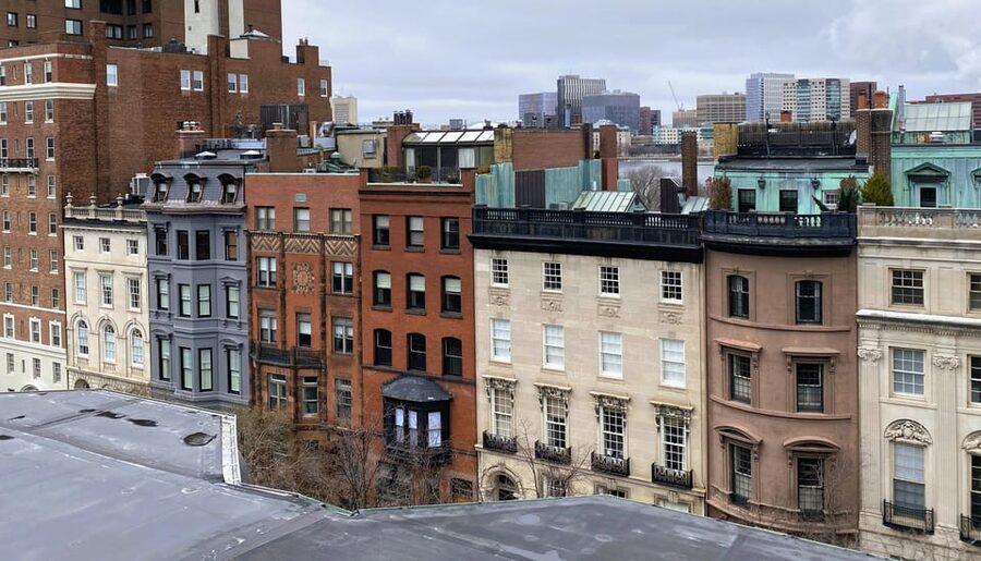 Old Boston: Beacon Hill & Back Bay Walking Tour in French - Commonwealth Avenue and the Back Bay transformation