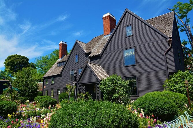 Pirates and Privateers Walking Tour with Real Pirates Admission - Key points at a glance