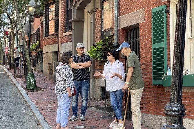 Private Walking Tour from Boston to Beacon Hill Freedom Trail Harborwalk - The Golden Dome of the Massachusetts State House