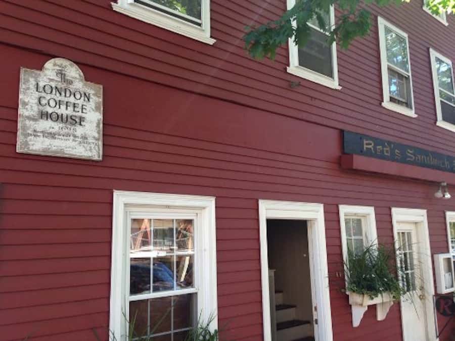 Salem 101 General History Tour - Accessibility, weather, and what to bring