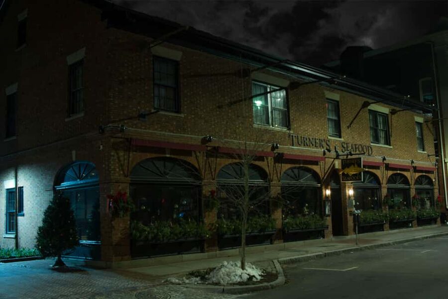 Salem: Boos and Brews Haunted Pub Crawl - The stories: witchcraft, murder, and secret tunnels