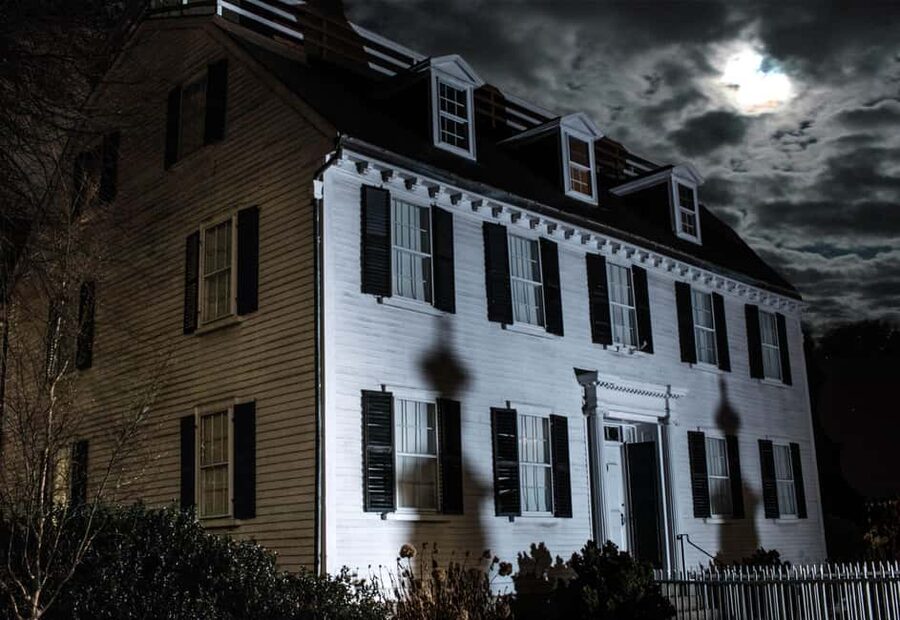 Salem: Boos and Brews Haunted Pub Crawl - What the walking pace feels like