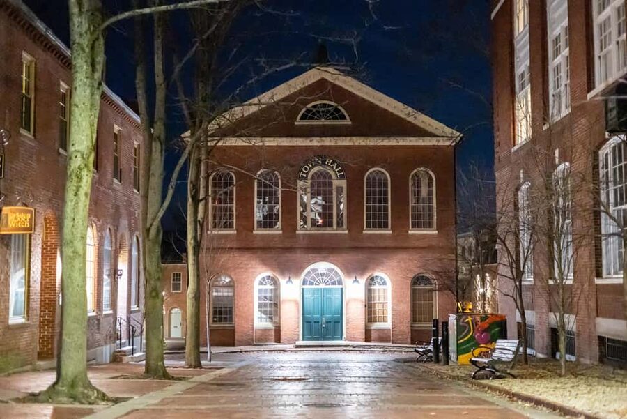 Salem Ghost Tours: Witches & Wicked Whispers - Starting at Salem Old Town Hall
