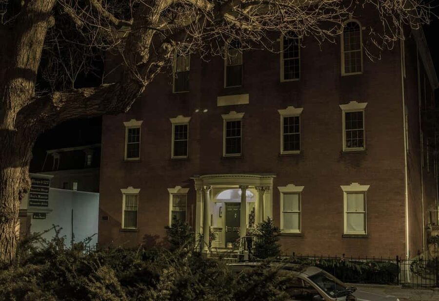 Salem Ghost Tours: Witches & Wicked Whispers - What the guides add to the experience