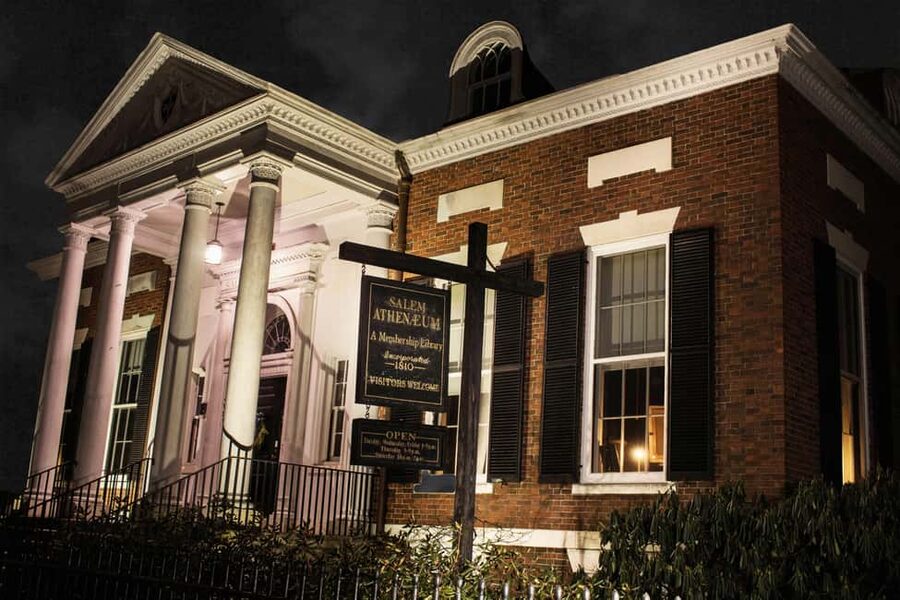 Salem Ghost Tours: Witches & Wicked Whispers - Old Burying Point Cemetery and Salem’s early dead