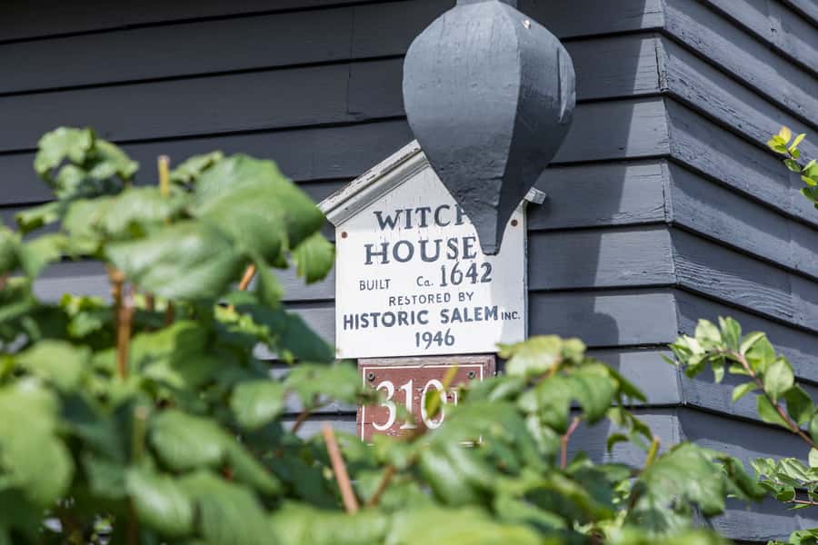 Salem: Ghosts of Salem Walking Tour - Old Burying Point Cemetery and Salem’s darker side