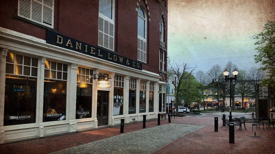 Salem: Haunted Footsteps Ghost Tour - Salem after dark, one ghost story at a time