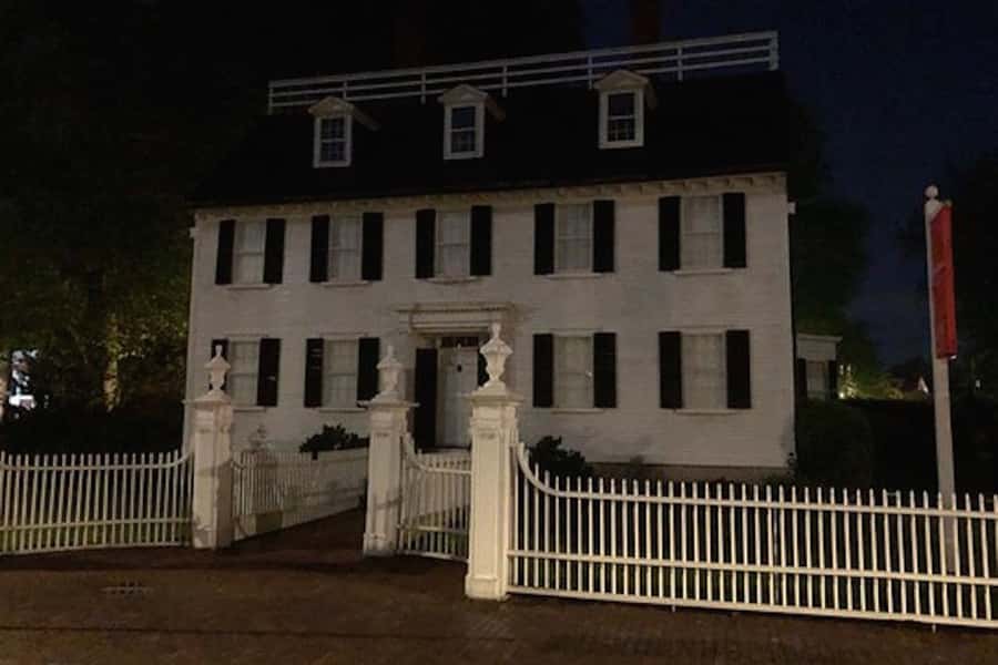Salem: Hocus Pocus Movies and More Tour - Who should book this Salem walk?
